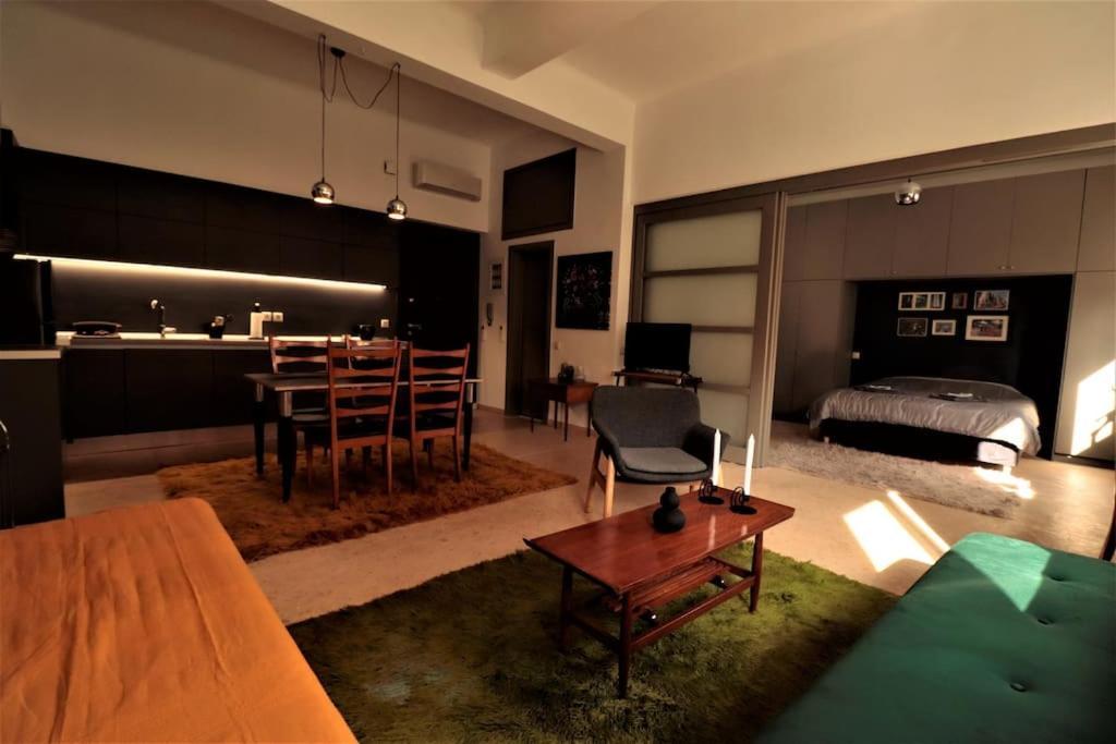 Central Studio In Monastiraki B Афины Экстерьер фото
